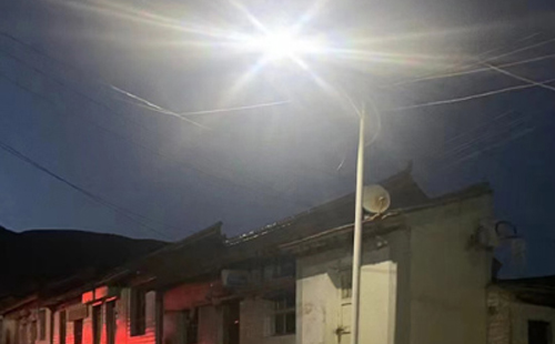 农村院子里最适合的哈密太阳能路灯亮度与安装要点 农村院子里最适合的哈密太阳能路灯亮度与安装要点